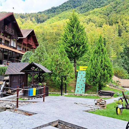 Hanul Vanatorului Gureni Exterior foto